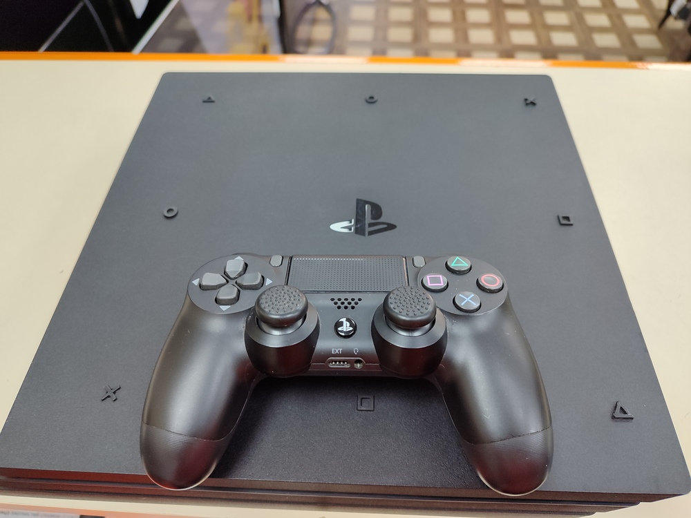 Игровая приставка PlayStation 4 Pro 1Tb