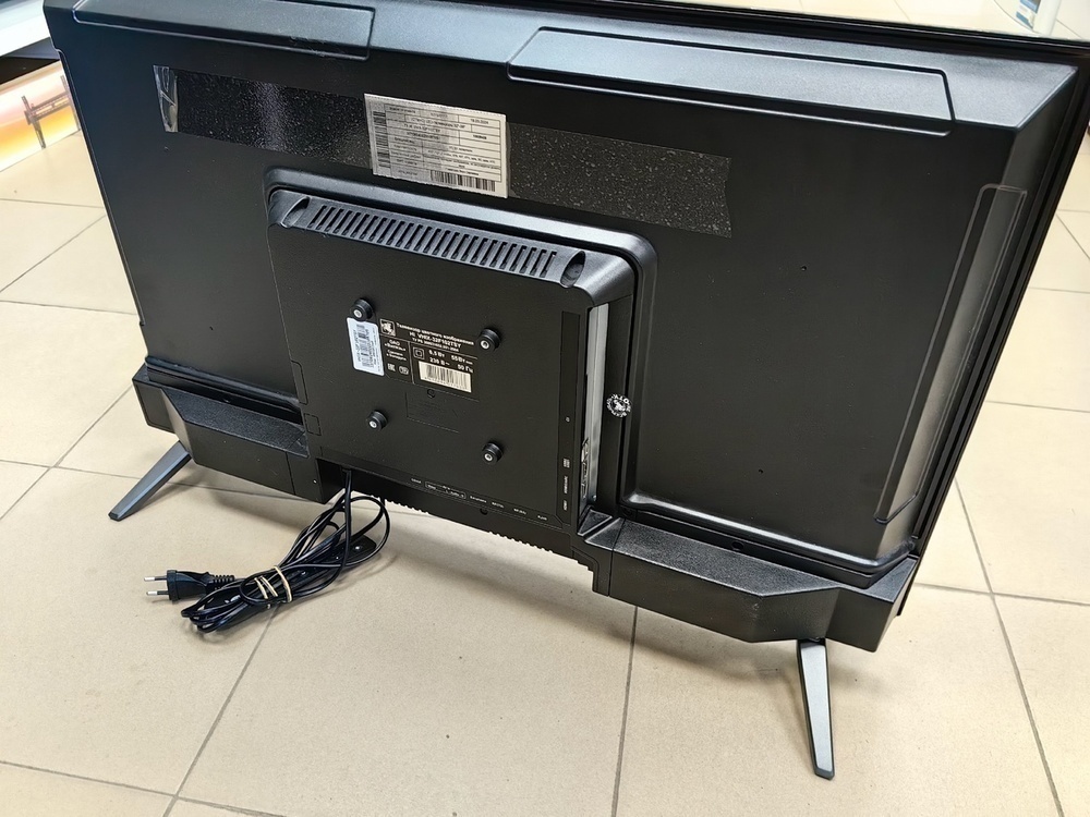 LED Телевизор HI VHIX-32F102TSY