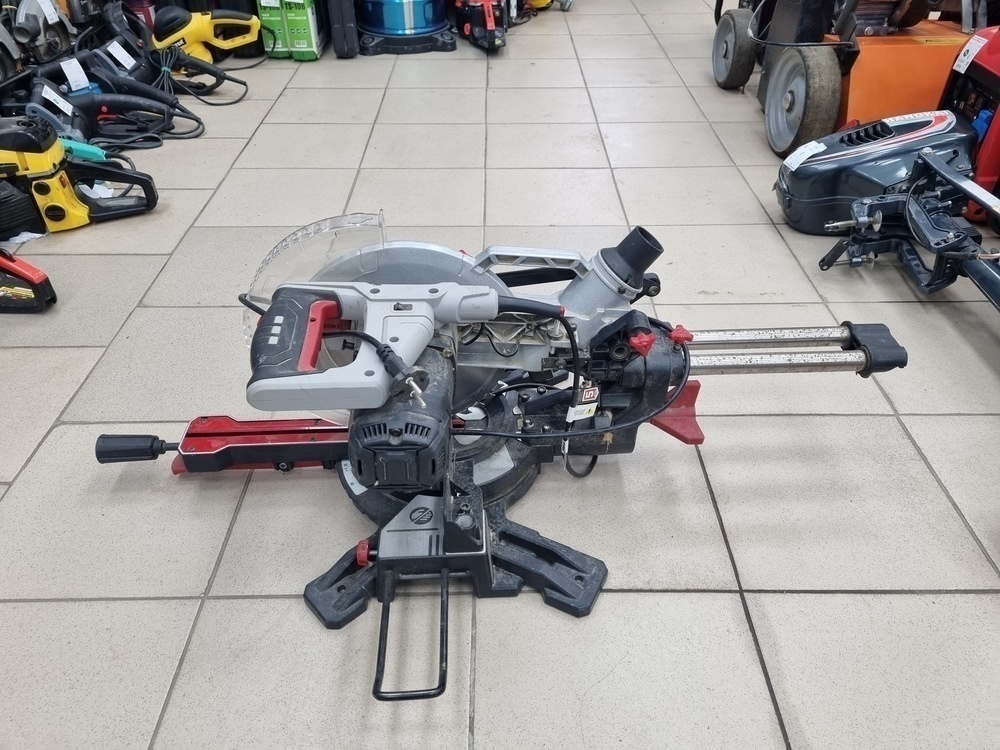 Торцовочная пила Зубр ЗПТ-255-1800ПЛ