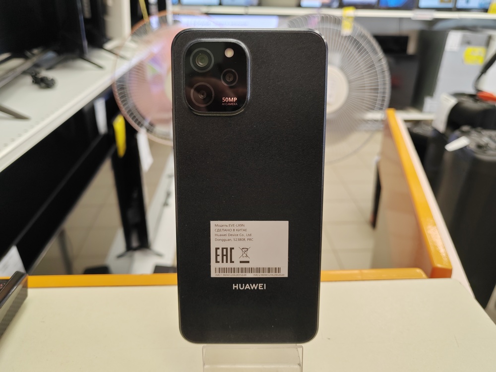 Смартфон Huawei Nova Y61 4/128