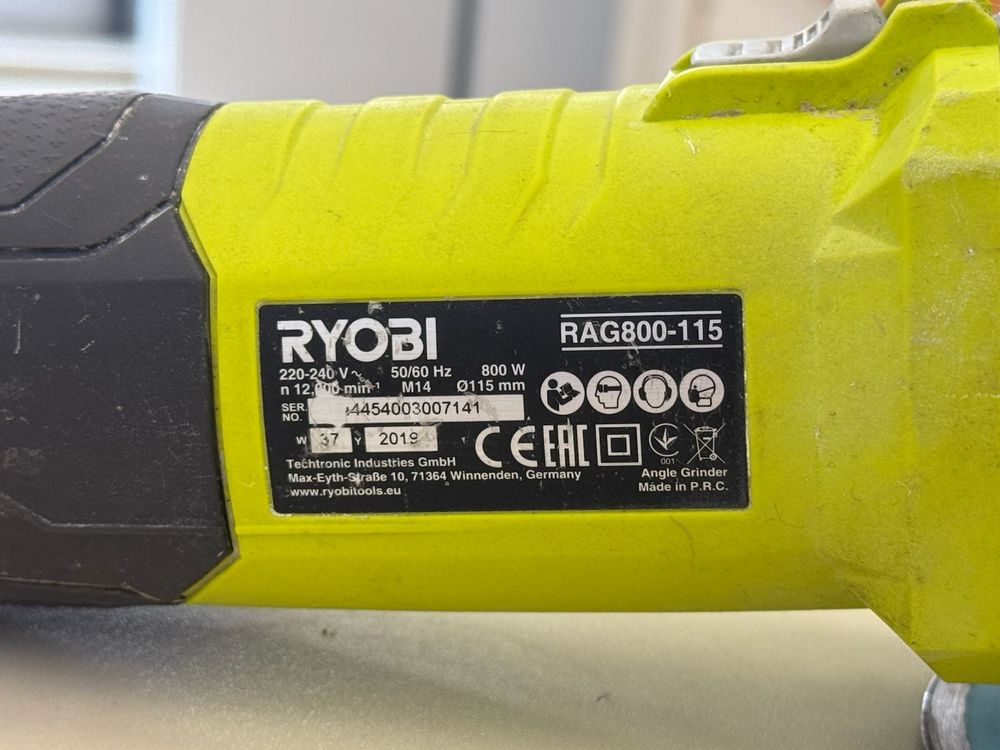 Угловая шлифмашина Ryobi RAG800-125;