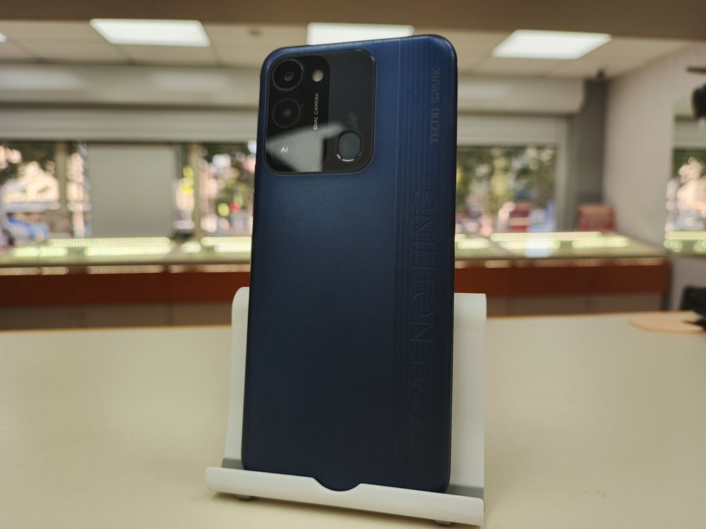 Смартфон Tecno Spark 8C 4/64