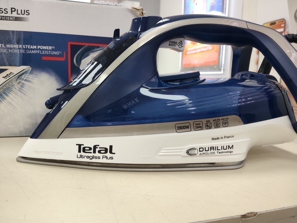 Утюг Tefal Ultragliss Plus FV6812E0