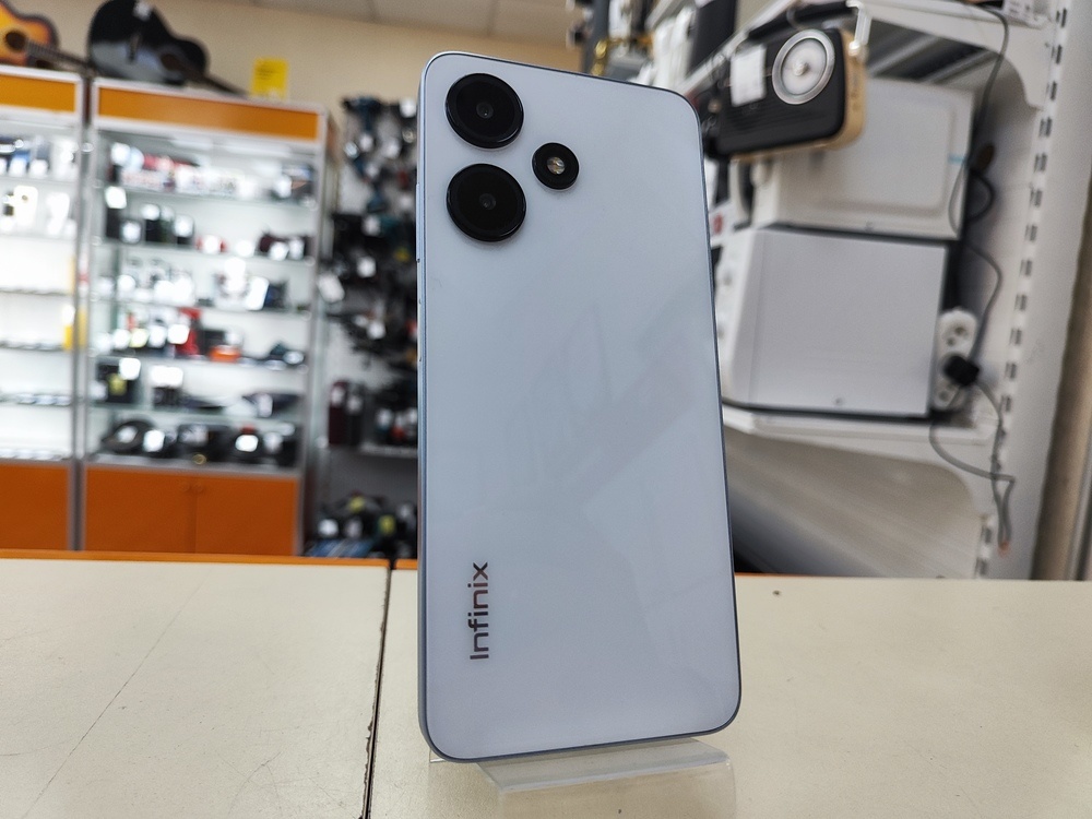 Смартфон Infinix HOT 30i 4/128