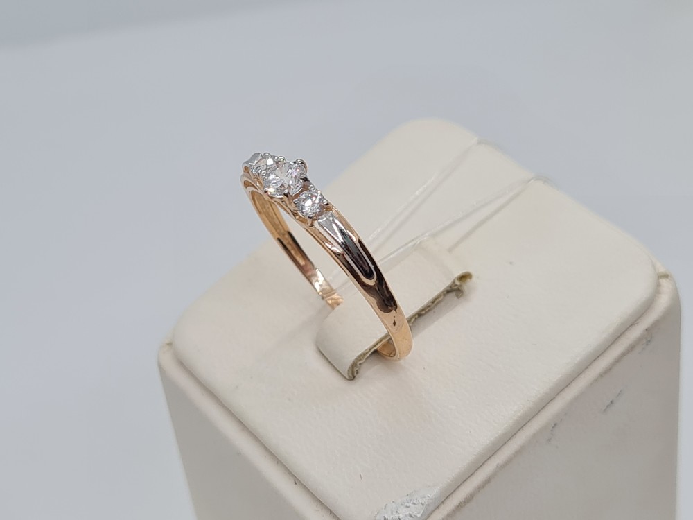 КОЛЬЦО С КАМНЯМИ (Au 585)