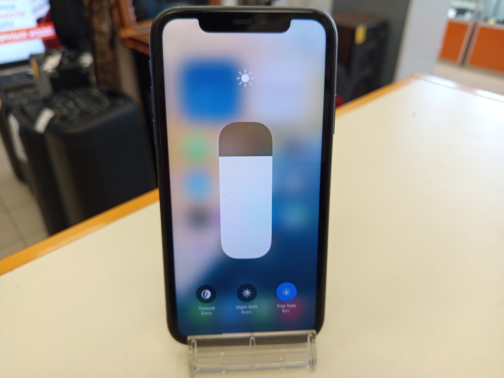 Смартфон Apple iPhone 11 64Gb