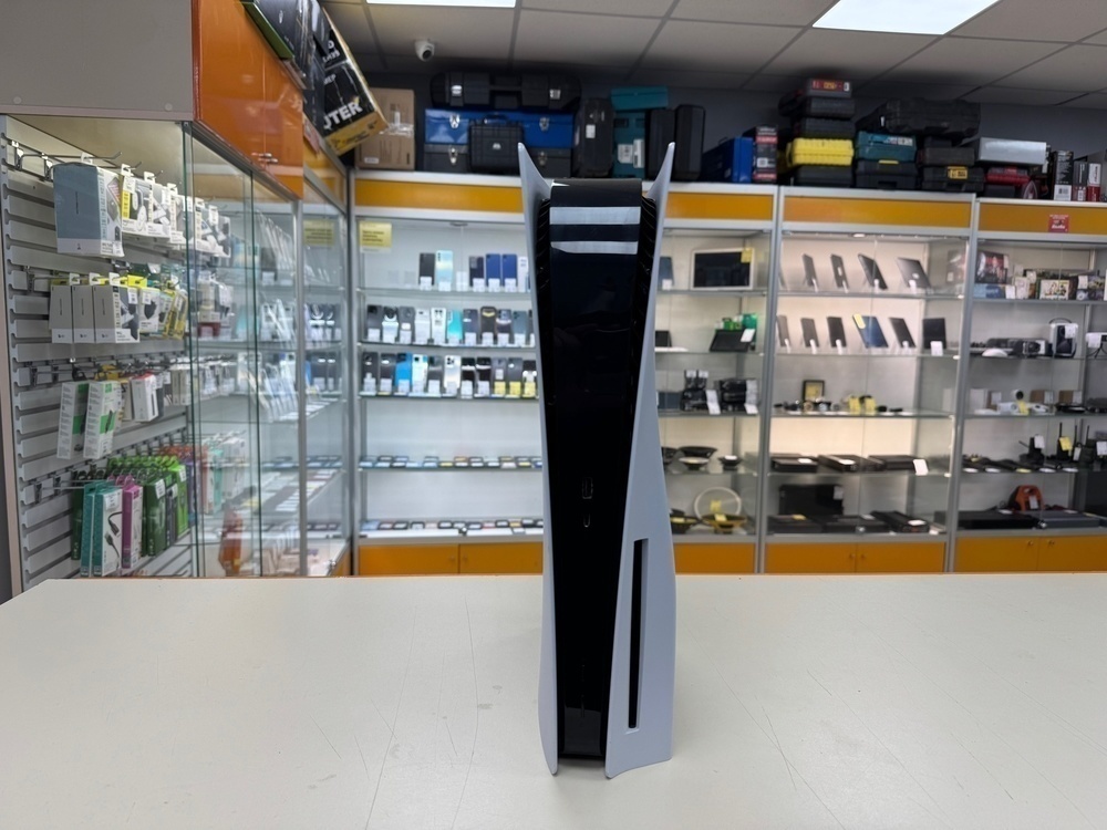 Игровая приставка PlayStation 5 825Gb (С дисководом)