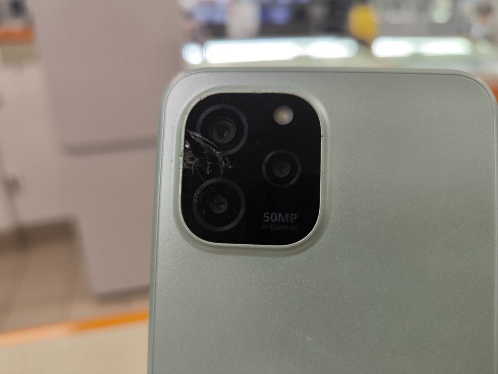 Смартфон Huawei Nova Y61 4/64