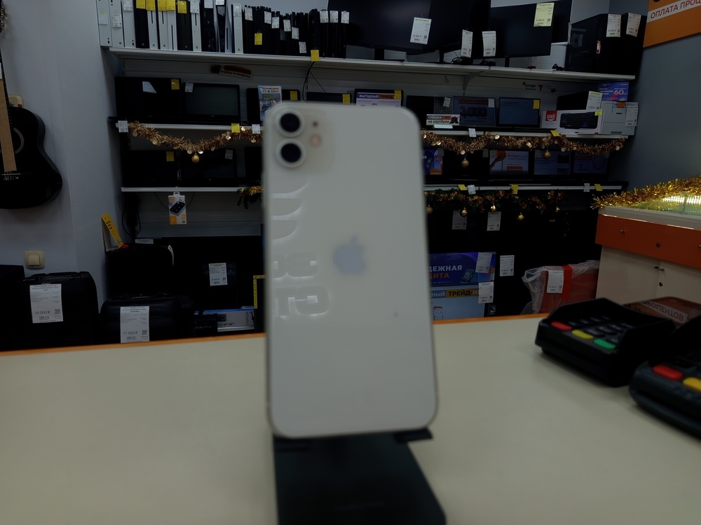 Смартфон Apple iPhone 11 64Gb