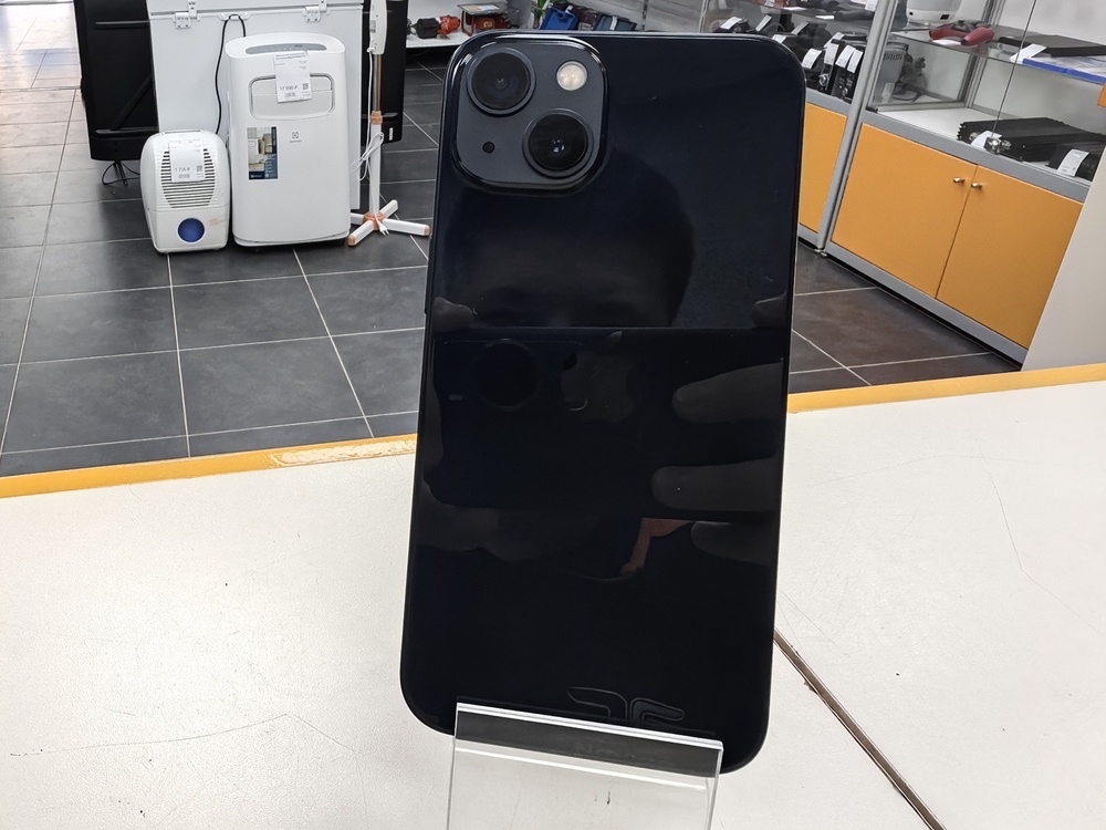 Смартфон Apple iPhone 13 128Gb