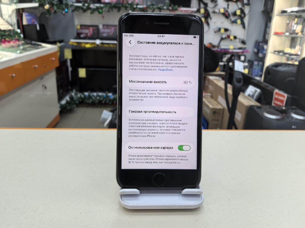 Смартфон Apple iPhone SE 2020 64Gb