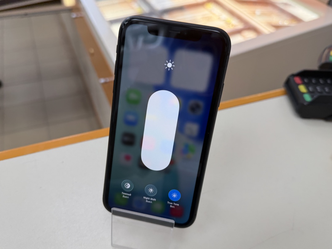 Смартфон Apple iPhone 11 64Gb