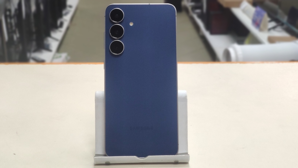 Смартфон  Samsung Galaxy S25 FE 8/512
