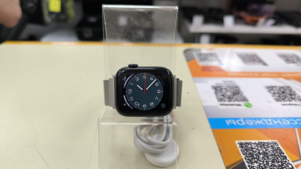 Смарт-часы Apple Watch Series 5 44 мм
