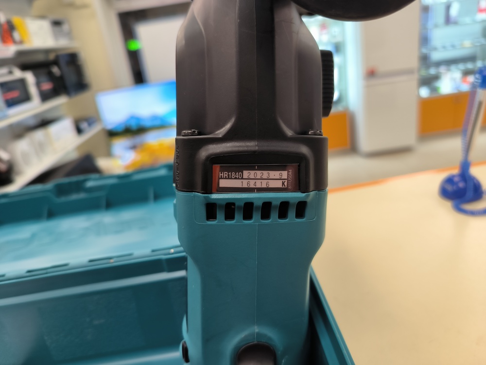 Перфоратор Makita HR 1840
