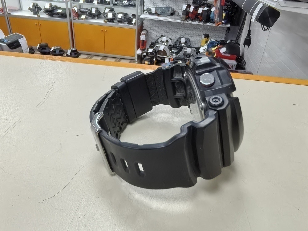 Часы наручные Casio G-Shock GA-200-1A;