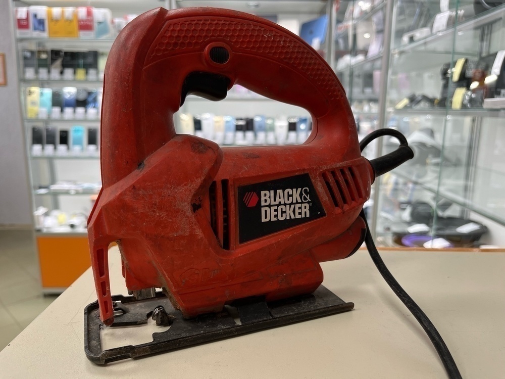 Лобзик Black & Decker KS495