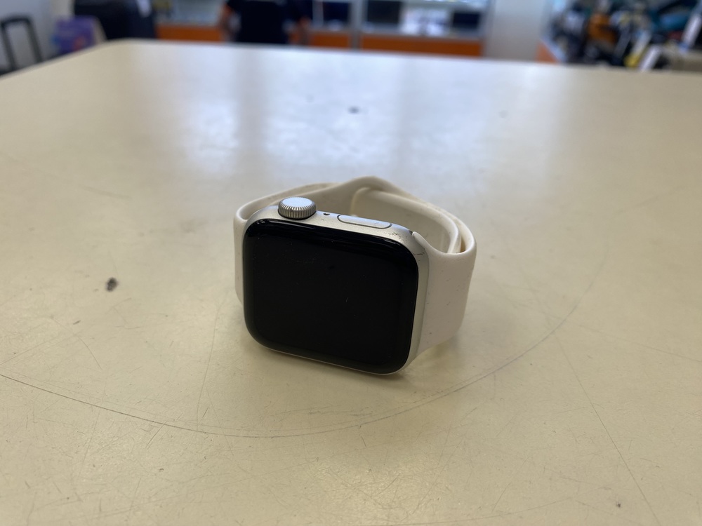 Смарт-часы Apple Watch SE 2022 40mm