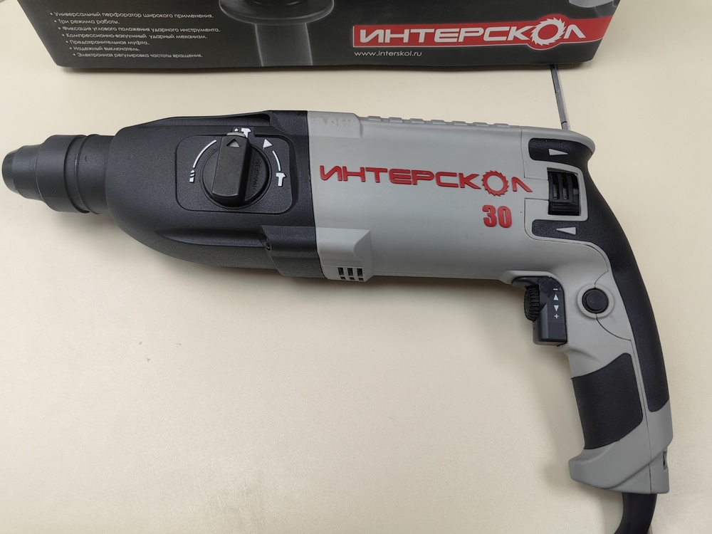 Перфоратор Интерскол П-30/900ЭР