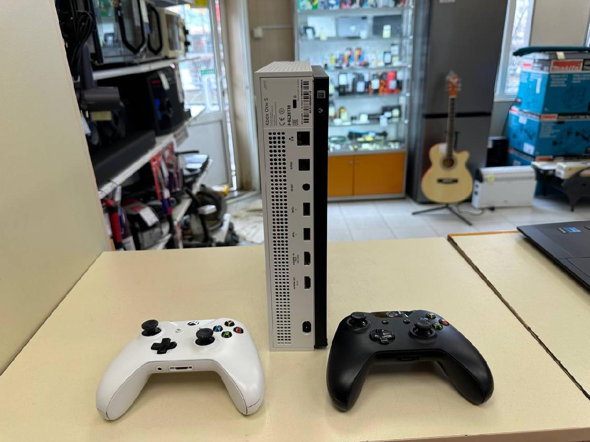 Игровая приставка Xbox One S 1TB