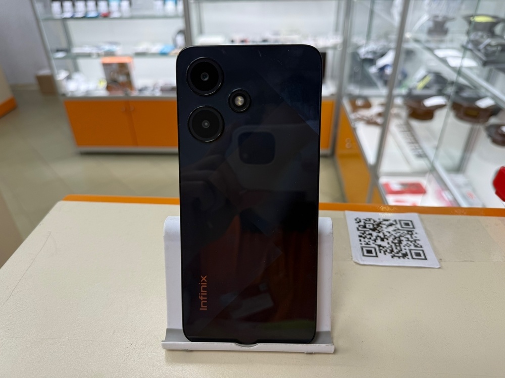 Смартфон Infinix HOT 30i 4/128