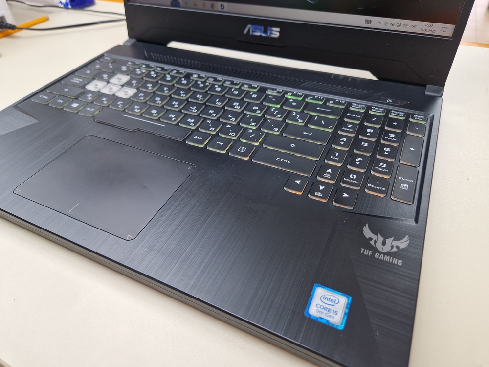 Ноутбук ASUS FX505G; Core i5-9300H, GeForce GTX 1650, 8 Гб, 512 GB, Нет