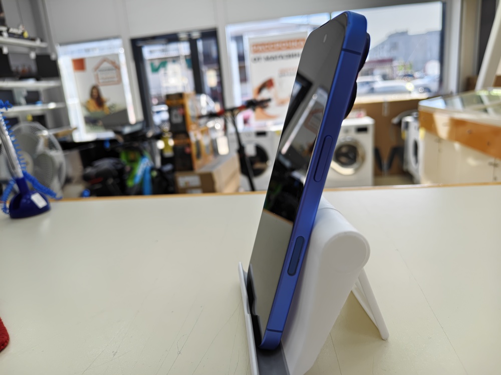 Смартфон Apple Iphone 16 128Gb