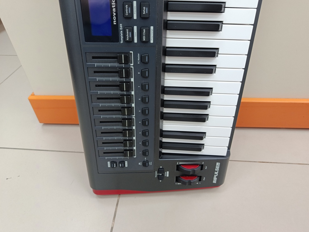 Синтезатор Novation Impulse SE49