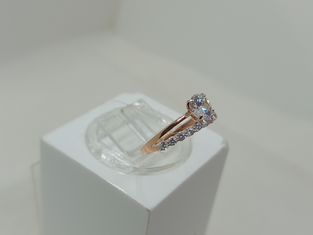 КОЛЬЦО С КАМНЯМИ (Au 585)