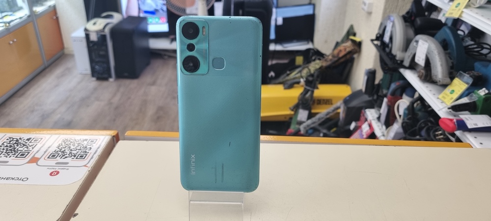 Смартфон Infinix HOT 20i 4/64