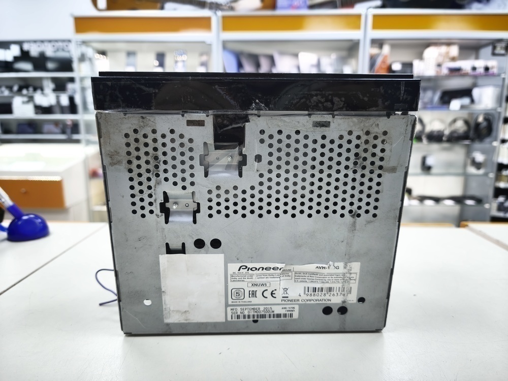 Автомагнитола Pioneer AVH-G111DVD