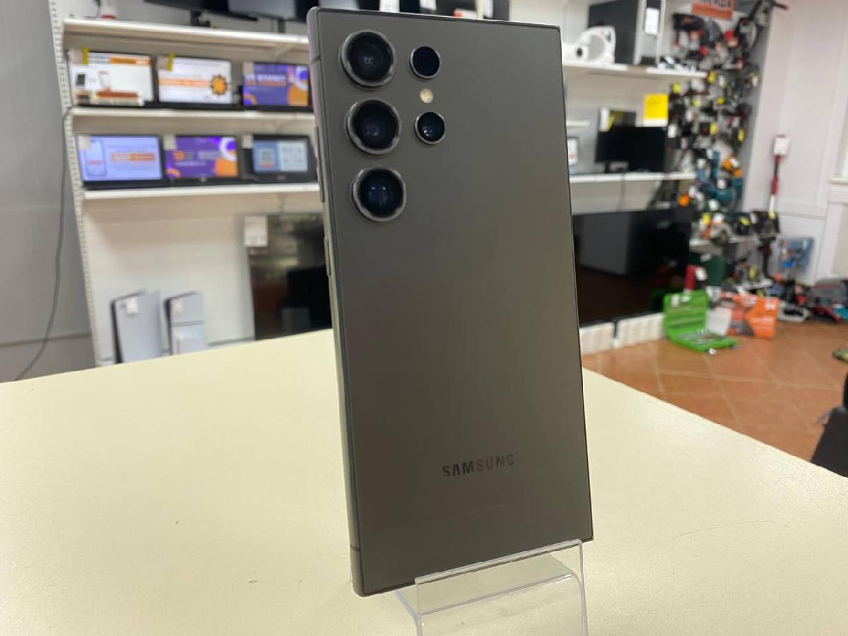 Смартфон Samsung Galaxy S24 Ultra 12/256