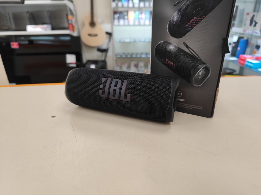 Портативная акустика JBL Flip 6;