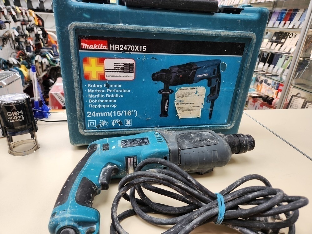 Перфоратор Makita HR2470