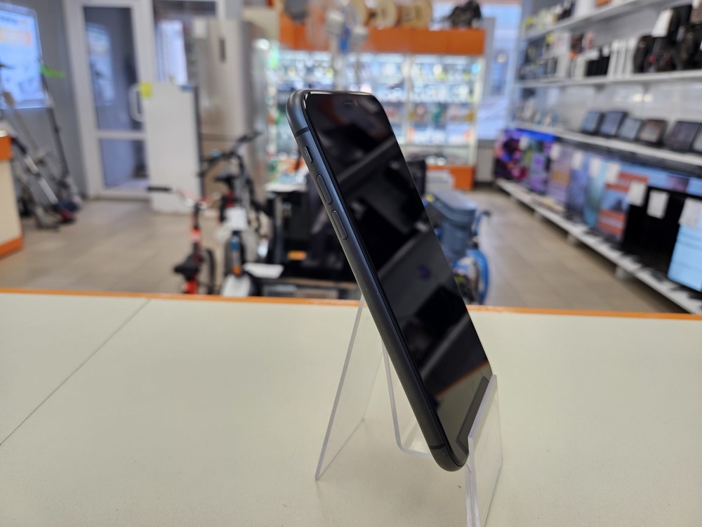Смартфон Apple iPhone 11 64Gb