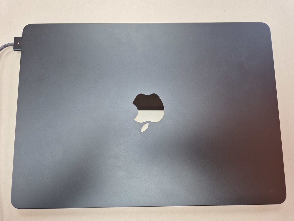 Ноутбук Apple MacBookAir 13 дюймов M2 A2681 (2022)