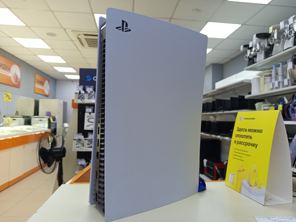 Игровая приставка PlayStation 5 825Gb (С дисководом)