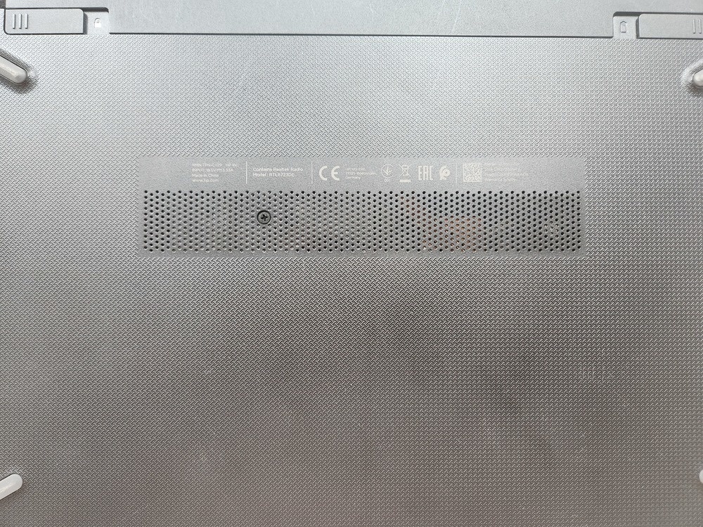 Ноутбук HP; Pentium N3710, Radeon R5 M330, 8 Гб, Нет, 1 Tb
