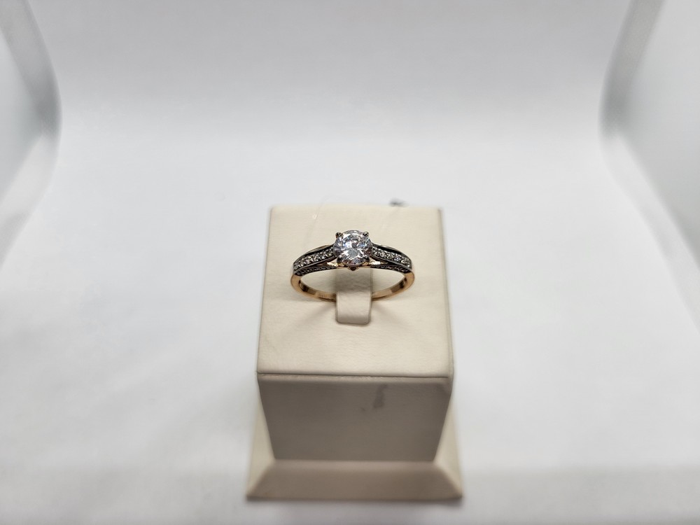 КОЛЬЦО С КАМНЯМИ (Au 585)