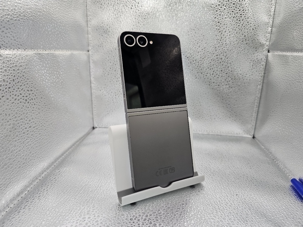 Смартфон Samsung Galaxy Z Flip 6 12/256