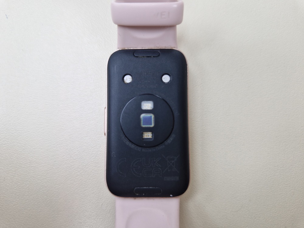 Смарт-часы Huawei BAND 8