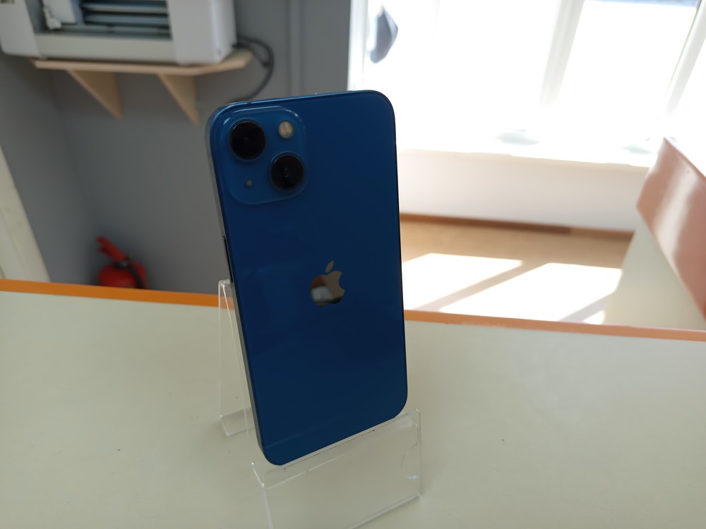 Смартфон Apple iPhone 13 128Gb