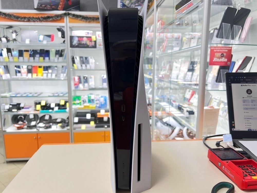 Игровая приставка PlayStation 5 825Gb (С дисководом)