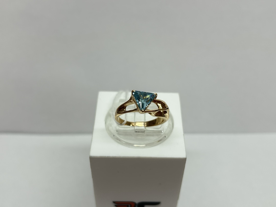 КОЛКМ585 КОЛЬЦО С КАМНЕМ (Au 585)