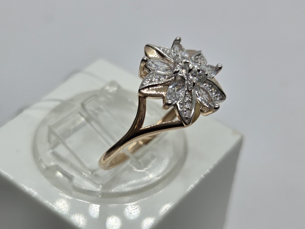 КОЛЬЦО С КАМНЯМИ (Au 585)