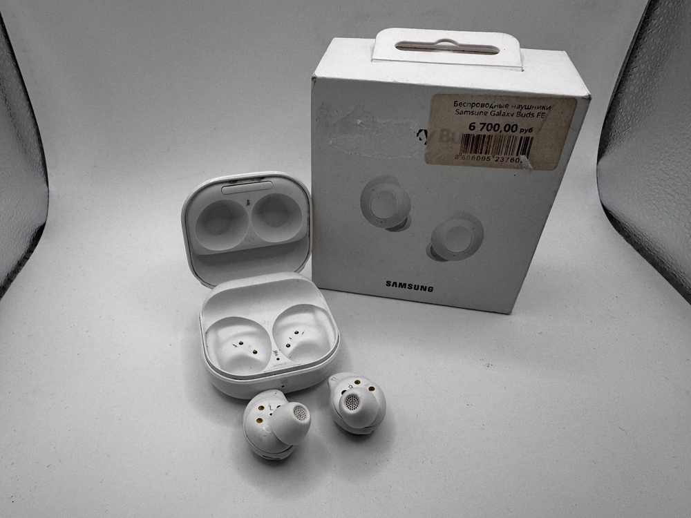 Наушники беспроводные Samsung BUDS FE