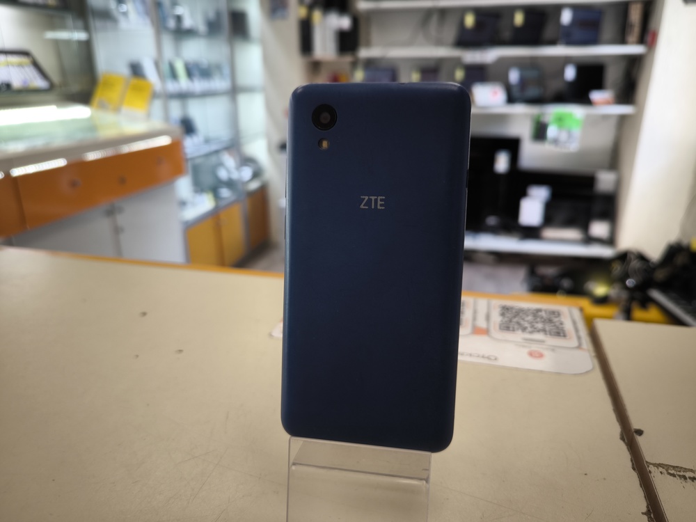 Смартфон ZTE Blade L8