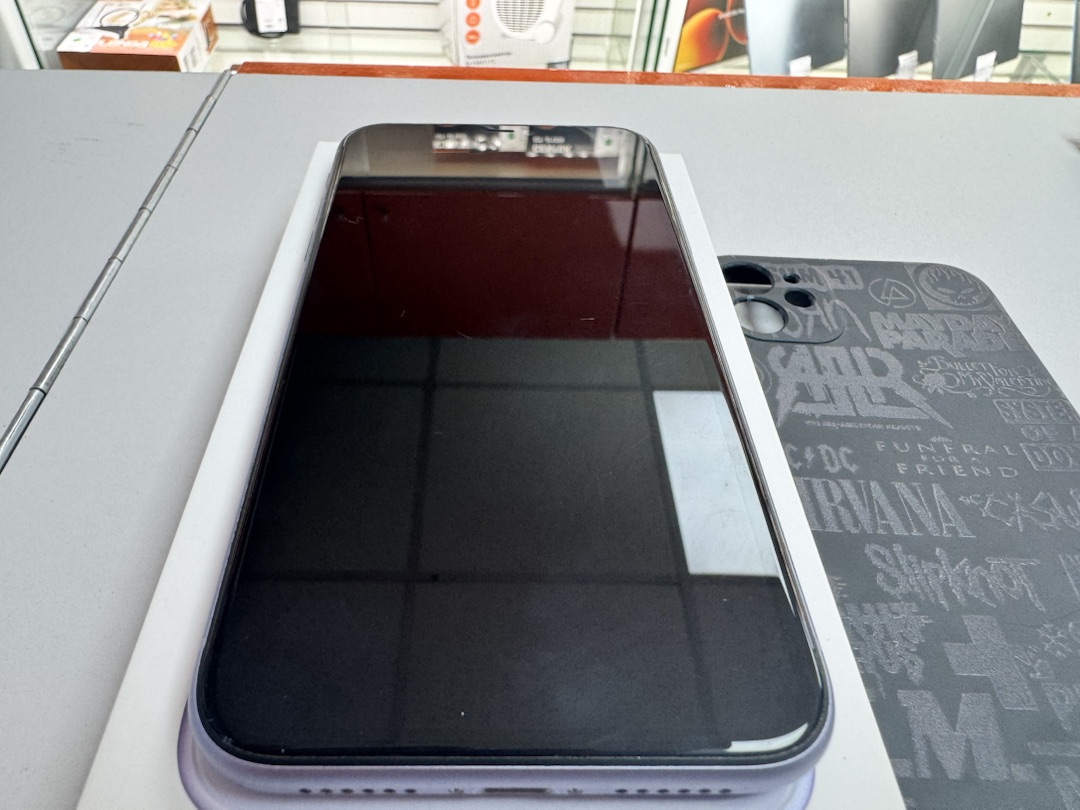 Смартфон Apple iPhone 11 128Gb