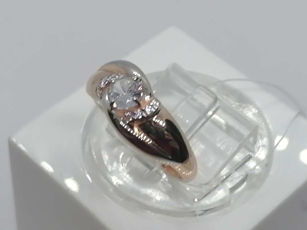 КОЛЬЦО С КАМНЯМИ (Au 585)