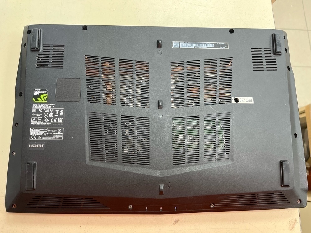 Ноутбук MSI; Core i7-7700HQ, Intel UHD Graphics 630, 16 Гб, 240 Гб, Нет